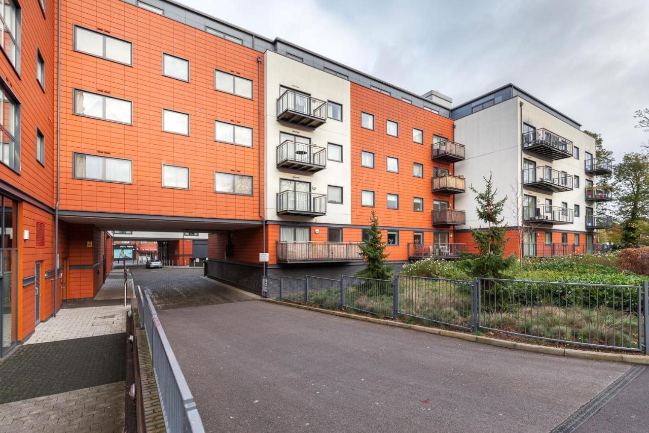 Roomspace Serviced Apartments - Capitol Square Epsom Exterior foto